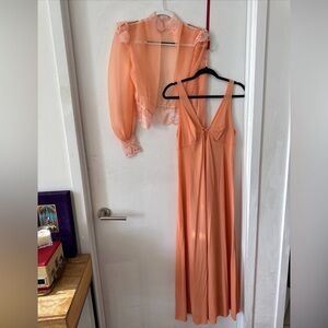 Gossard Artemis Vintage womens nightgown Peach Coral Peignoir Set